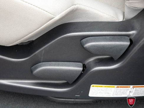 Used 2020 Toyota Sienna Limited image 43