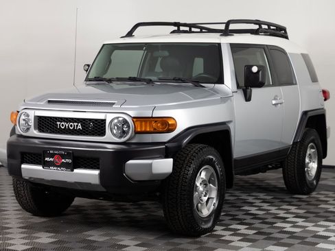 Used 2008 Toyota FJ Cruiser 4WD image 2