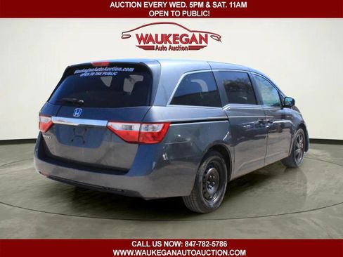 Used 2011 Honda Odyssey LX image 3