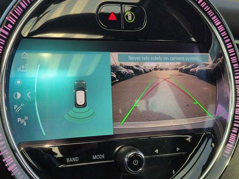 Certified 2023 MINI Cooper 4-Door Hardtop w/ Multitone Edition image 32