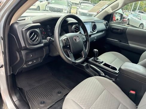 Used 2022 Toyota Tacoma SR w/ SR Convenience Package RWD image 18