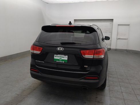 Used 2018 Kia Sorento LX image 7