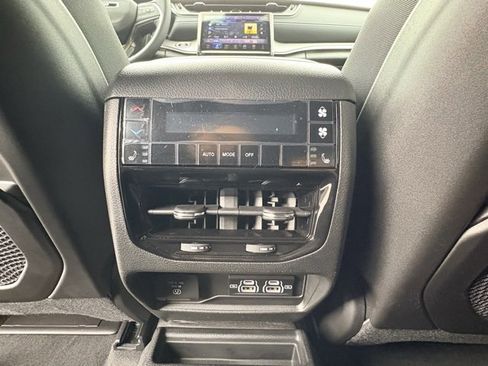 New 2025 Jeep Grand Cherokee L Limited w/ Luxury Tech Group II image 11