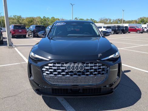 Used 2025 Audi Q5 Premium image 2