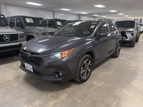 Used 2024 Subaru Crosstrek 2.0i Premium w/ Popular Package #3 image 2