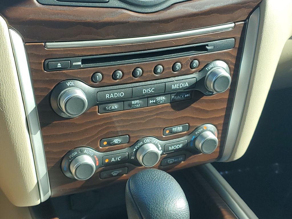 Used 2017 Nissan Pathfinder Platinum FWD image 34