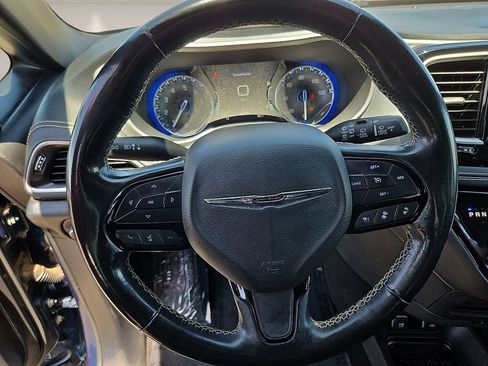 Used 2021 Chrysler Pacifica Touring w/ S Appearance Package FWD image 16