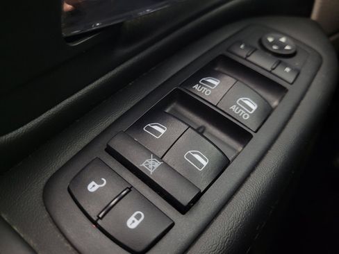 Used 2018 Dodge Grand Caravan SE w/ UConnect Hands-Free Group FWD image 27
