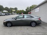 Used 2024 Hyundai Elantra SEL image 2