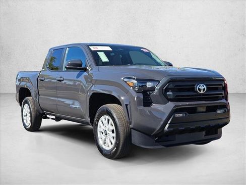 Certified 2025 Toyota Tacoma SR5 AWD/4WD image 3