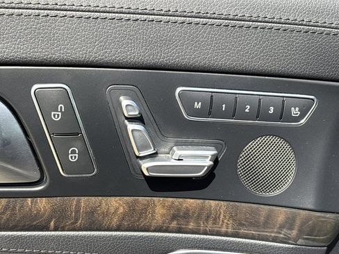 Used 2015 Mercedes-Benz SL 550 image 16
