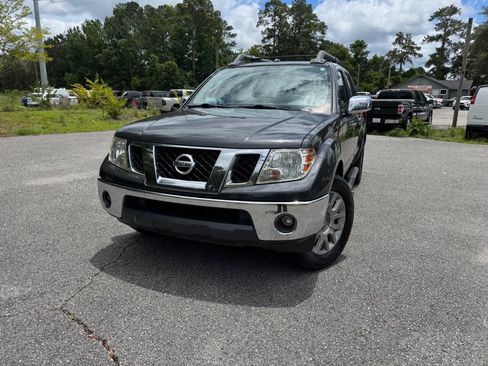 Used 2011 Nissan Frontier SL RWD image 29