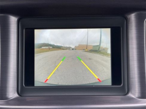 Used 2018 Dodge Charger SXT image 11