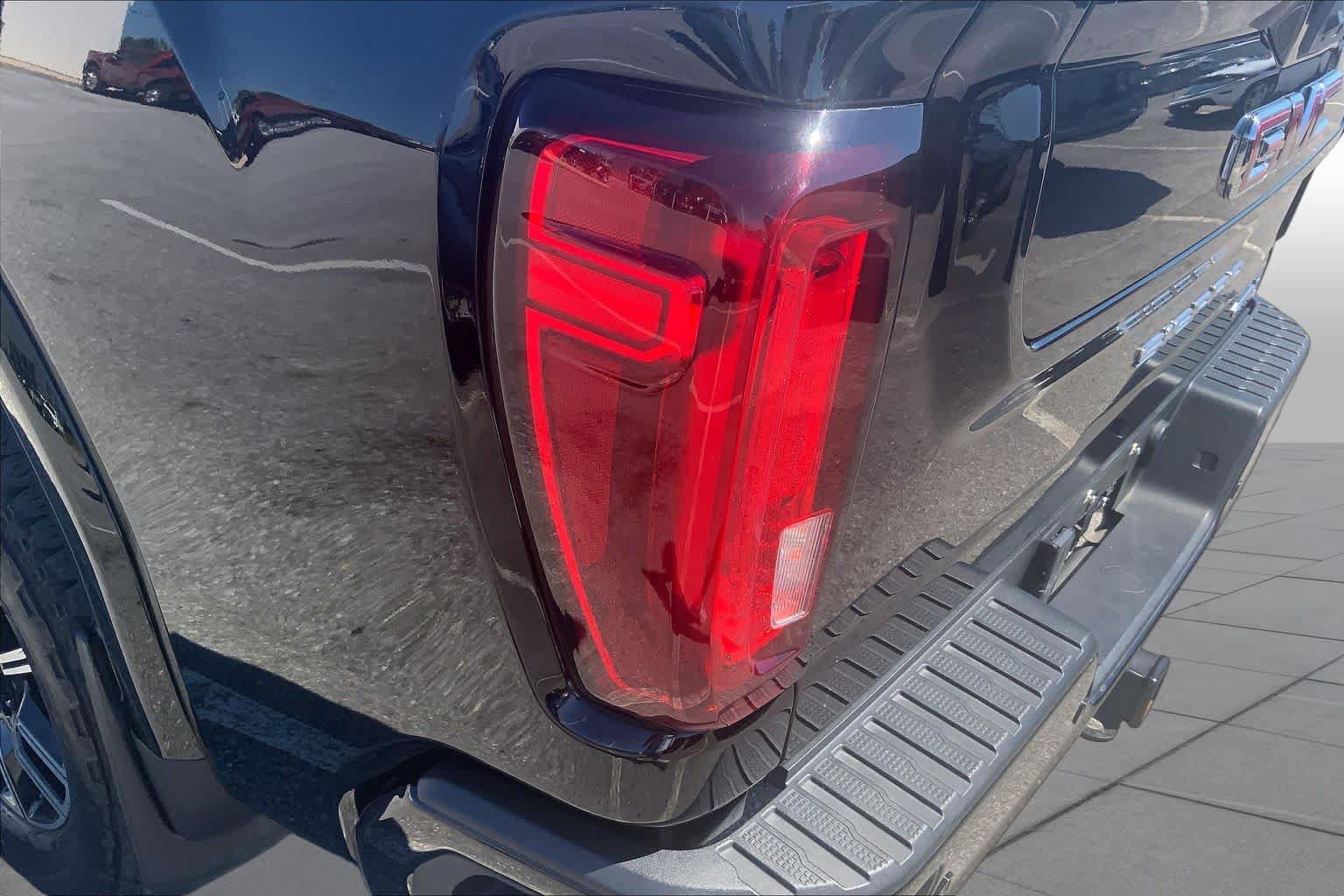Used 2023 GMC Sierra 2500 AT4 w/ AT4 Premium Plus Package AWD/4WD image 29