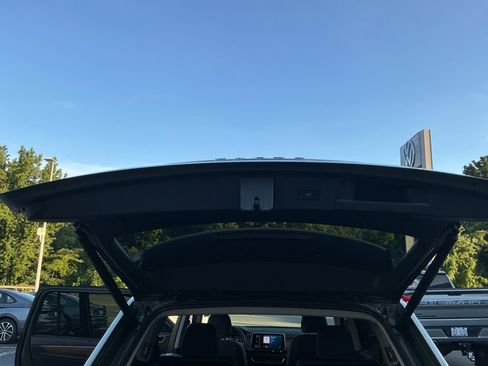 Certified 2026 Volkswagen Atlas SE w/ Panoramic Sunroof Package AWD/4WD image 18