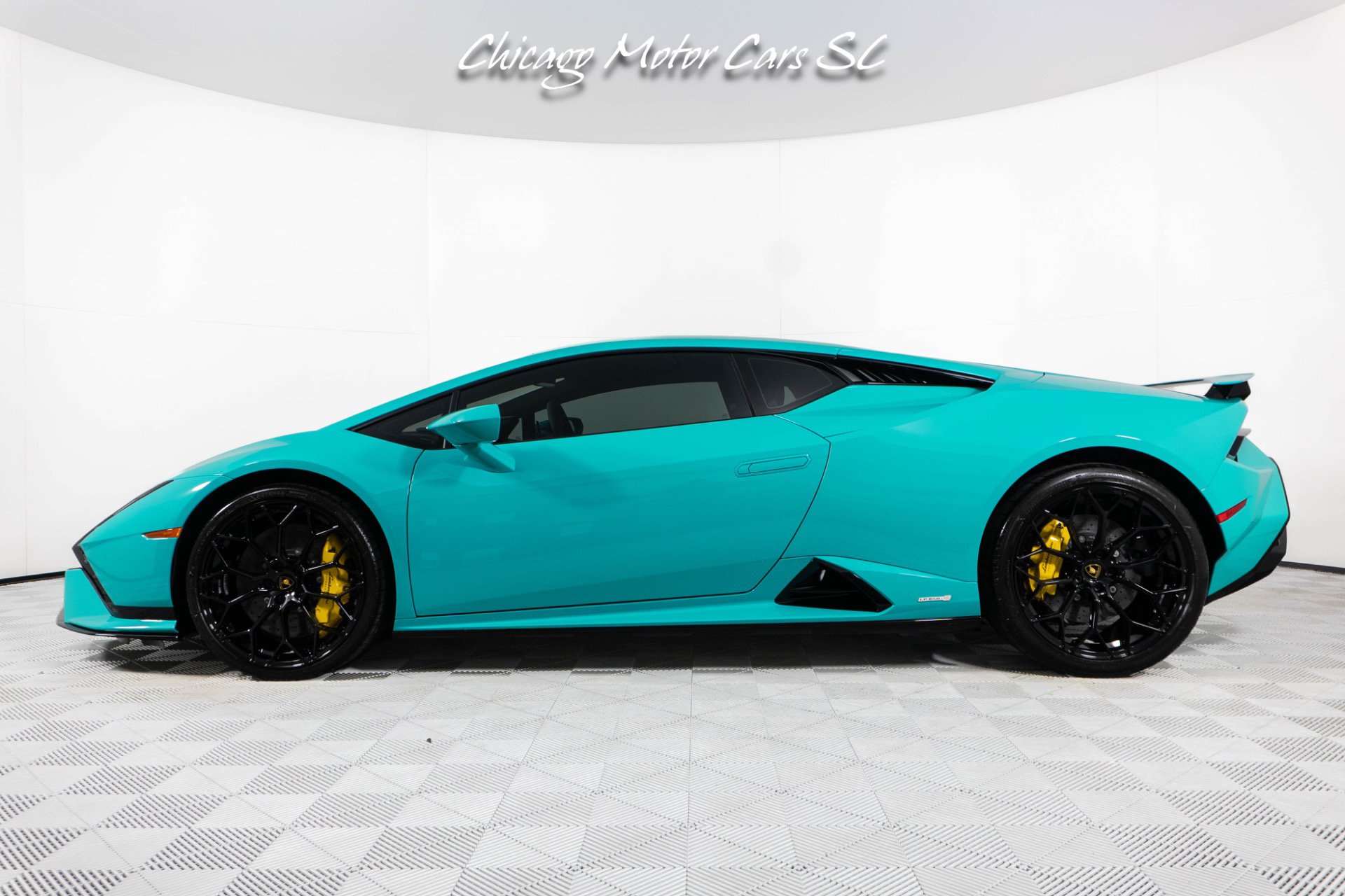Used 2024 Lamborghini Huracan Tecnica RWD image 2