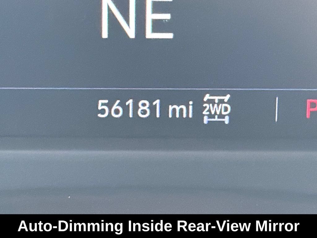 Used 2022 Cadillac XT4 Premium Luxury w/ Safety Alert Package AWD/4WD image 19