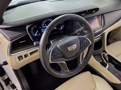 Used 2017 Cadillac XT5 FWD image 22