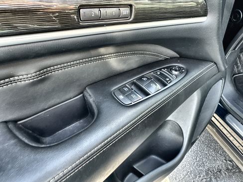 Used 2019 INFINITI QX60 Luxe w/ Essential Package image 24