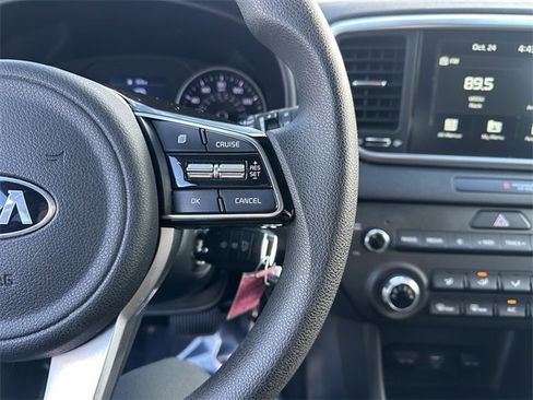 Used 2020 Kia Sportage LX image 28