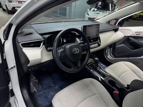 Used 2021 Toyota Corolla LE image 37
