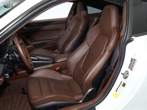 Used 2022 Porsche 911 Carrera S RWD image 9