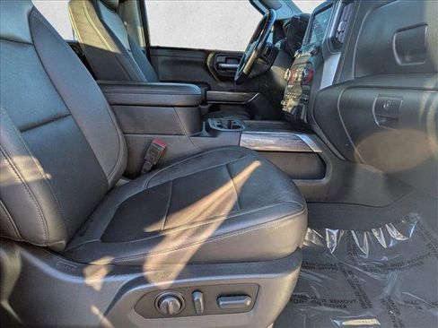 Used 2022 Chevrolet Silverado 1500 LTZ w/ LTZ Premium Package image 18