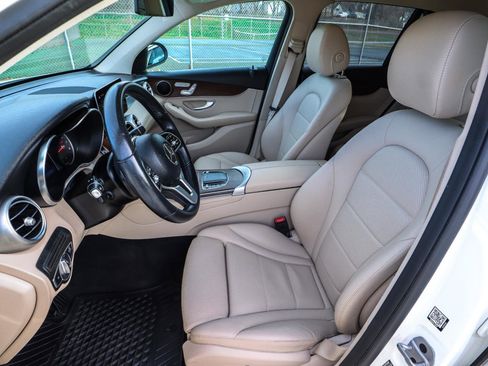 Used 2021 Mercedes-Benz GLC 300 4MATIC image 33