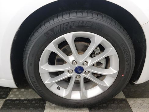 Used 2020 Ford Fusion SE FWD image 22