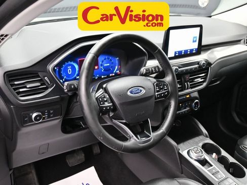 Used 2022 Ford Escape Titanium image 18