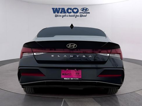 Used 2025 Hyundai Elantra Sport image 9