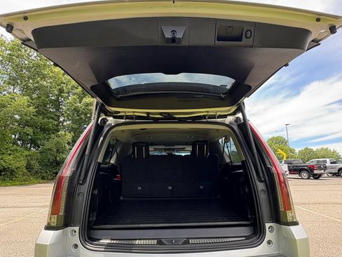 Used 2020 Cadillac Escalade ESV Luxury AWD/4WD image 47
