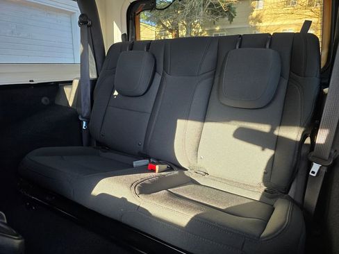 Used 2018 Jeep Wrangler Sport S image 46