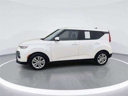 Used 2022 Kia Soul LX image 6