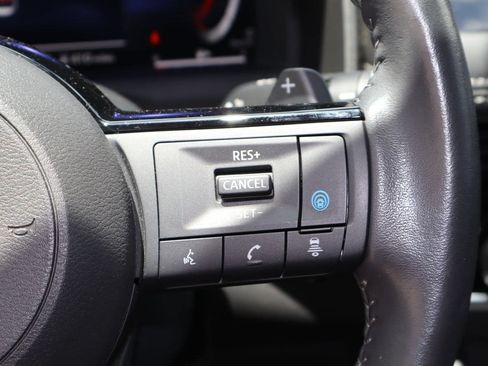 Used 2024 Nissan Rogue SL w/ SL Premium Package FWD image 14