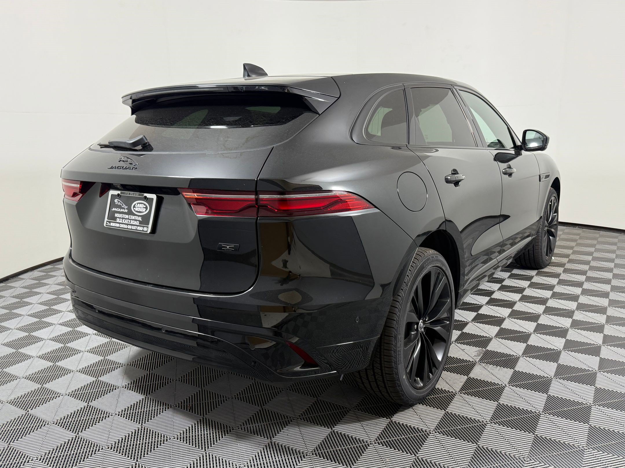 New 2026 Jaguar F-PACE R-Dynamic S AWD/4WD image 9