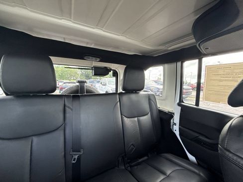Used 2017 Jeep Wrangler Unlimited Sahara AWD/4WD image 12
