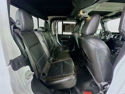 Used 2023 Jeep Gladiator Overland image 11