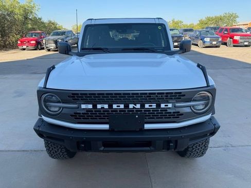New 2025 Ford Bronco Badlands image 2