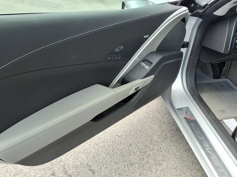 Used 2019 Chevrolet Corvette Stingray Convertible w/ 3LT RWD image 11