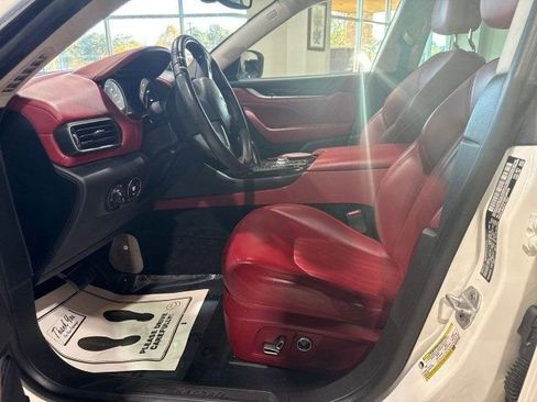 Used 2022 Maserati Levante GT image 12