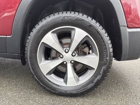 Used 2020 Jeep Cherokee Limited image 10