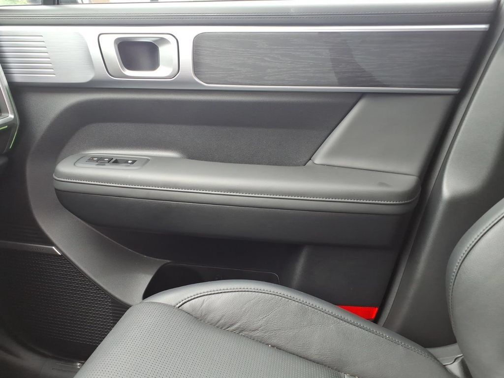 Certified 2026 Hyundai Santa Fe Limited AWD/4WD image 24