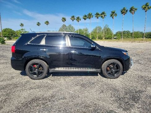 Used 2014 Kia Sorento SX w/ 3rd Row Package FWD image 4