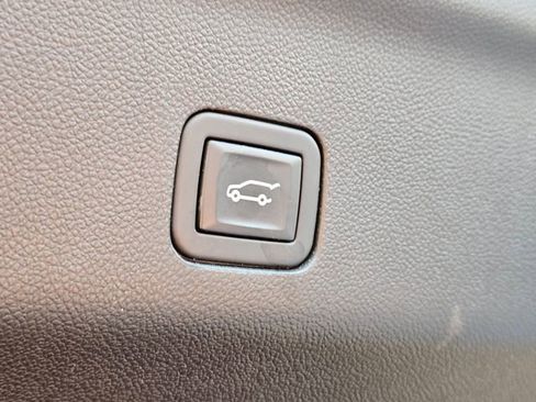 Used 2024 GMC Yukon AT4 w/ Technology Package image 29