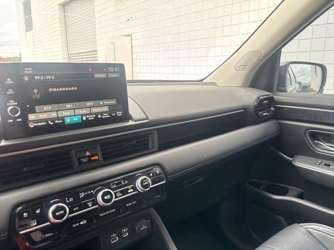 Used 2023 Honda Pilot Elite image 15