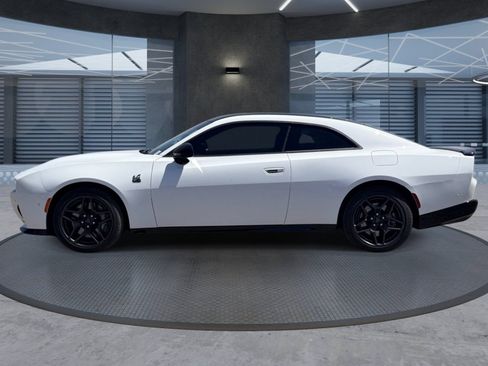 Used 2026 Dodge Charger Scat Pack AWD/4WD image 3