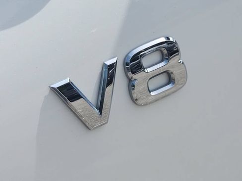 Used 2022 Nissan Armada SV w/ SV Appearance Package RWD image 11