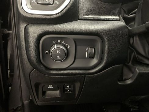 Used 2022 RAM 1500 Big Horn AWD/4WD image 46