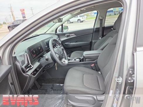 Used 2024 Kia Sportage LX AWD/4WD image 18